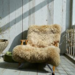 リアルファー（羊）BEIGEチェアカバー※Kermit Chair（カーミットチェア）規格