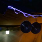 光る　明かり　キャンプ　ハンギングロープ