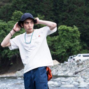 胸POKE ビッグT　BIG SILHOUETTE POKE TEE