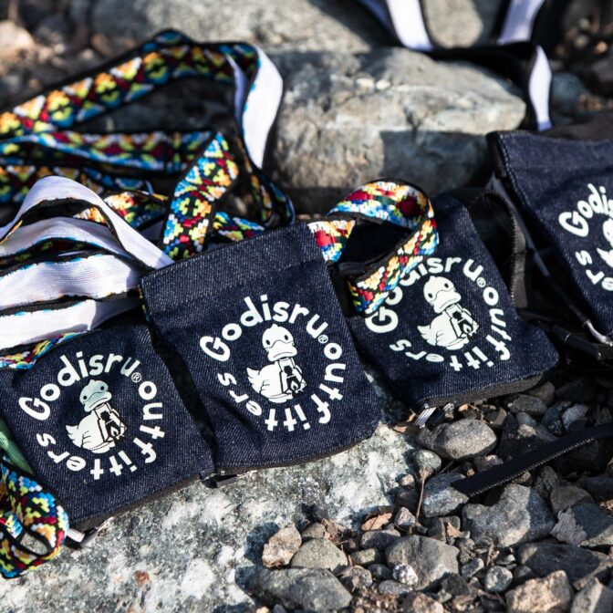 光る　明かり　キャンプ　ハンギングロープ