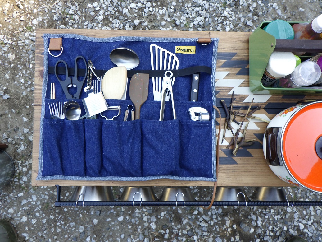 Godisru　食器ケース