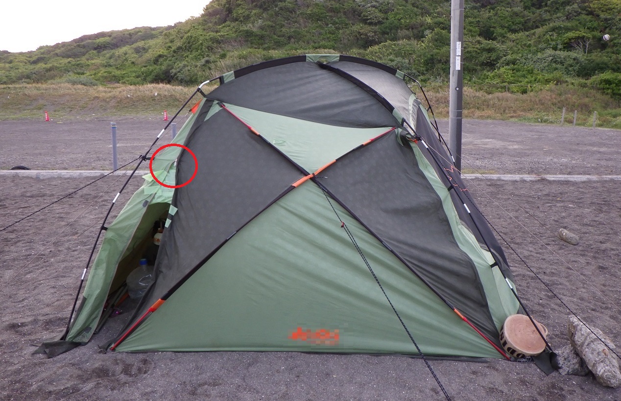 壊れたテント