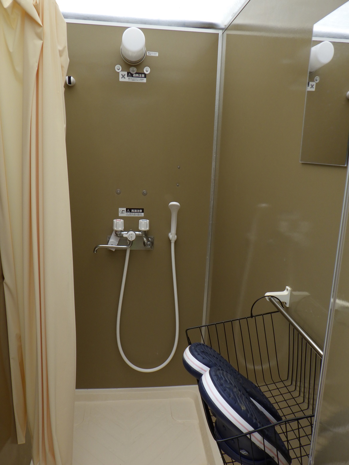 成田スカイウェイBBQ シャワー