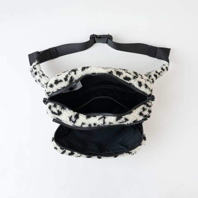 ヒョウ柄ボア　ボディーバッグ