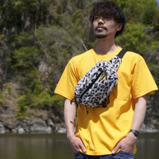 ヒョウ柄ボア　ボディーバッグ