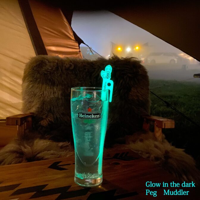 Glow-in-the-dark peg stirrer